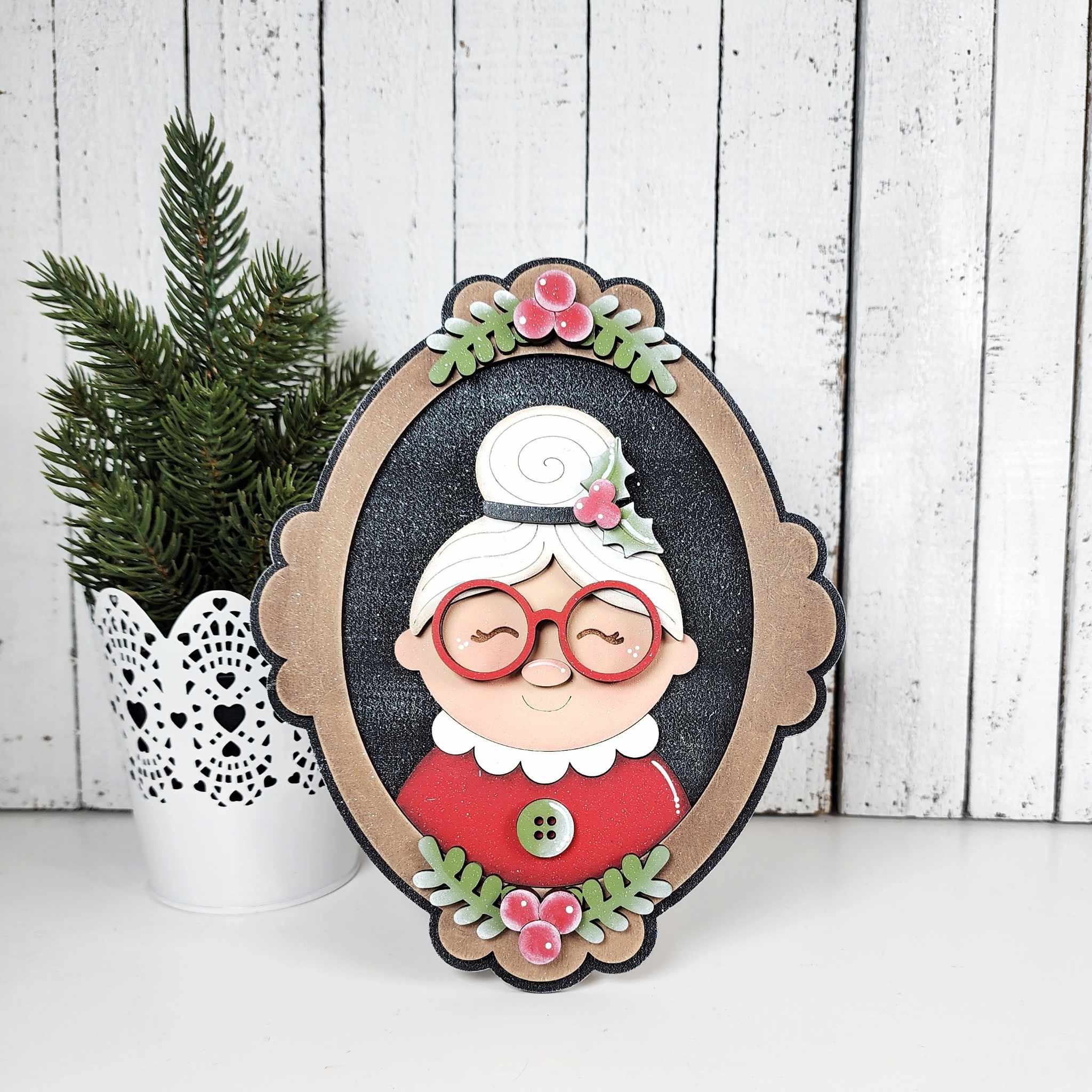 Mrs. Claus Home Accent Set DIY Kit