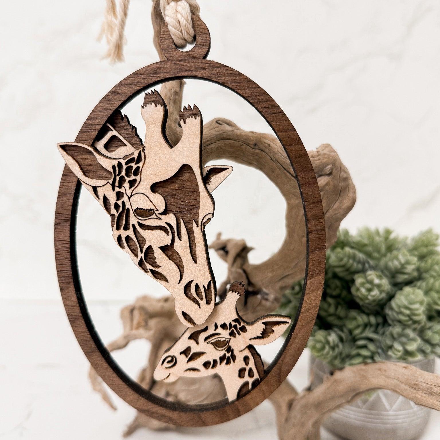 Giraffe Showstopper Ornament